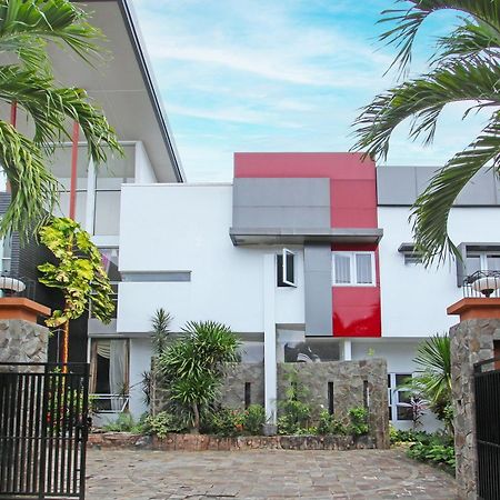 Super Oyo Capital O 91665 D'Prof Exclusive Guesthouse Σεμαράνγκ Εξωτερικό φωτογραφία