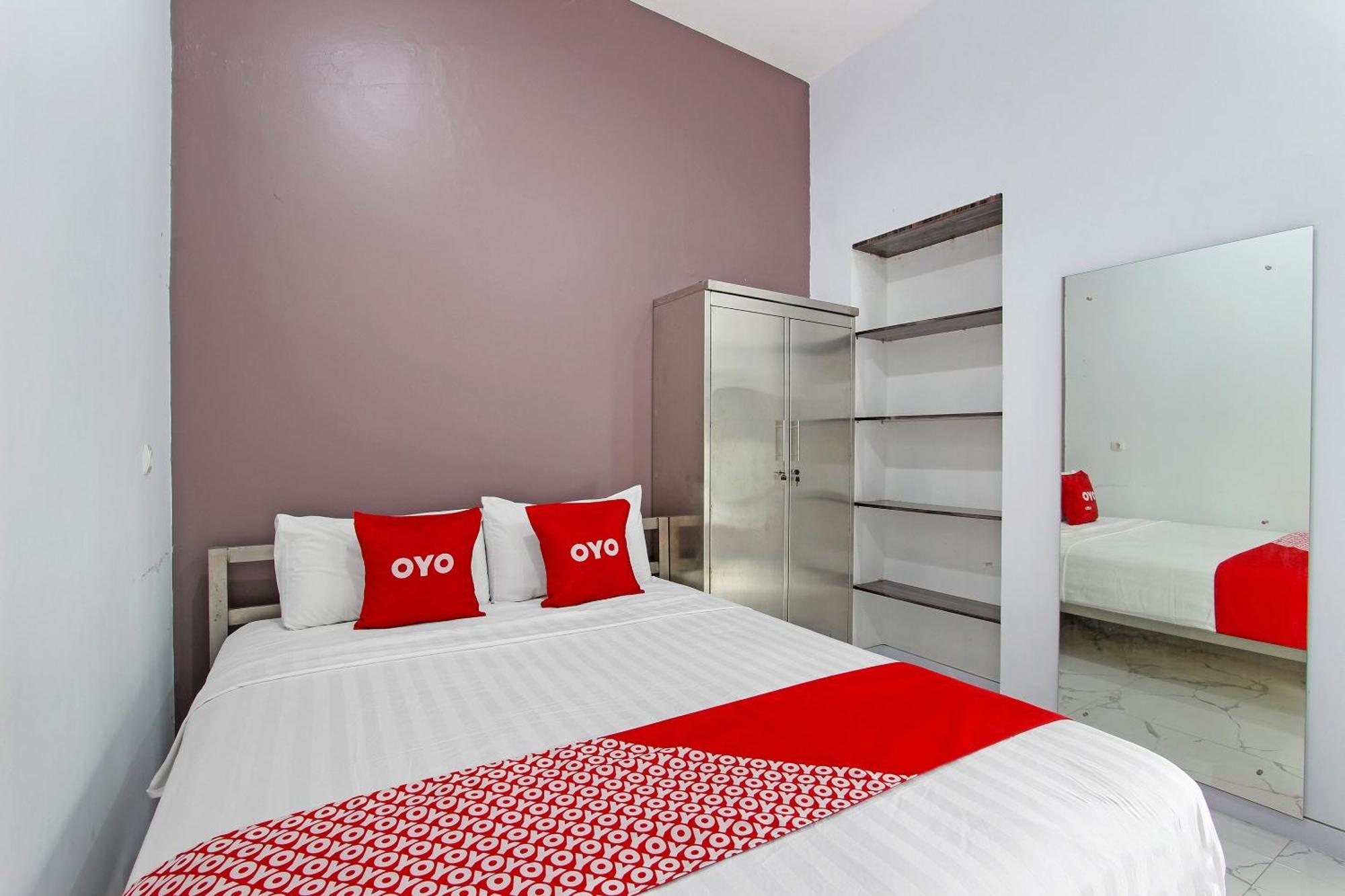 Super Oyo Capital O 91665 D'Prof Exclusive Guesthouse Σεμαράνγκ Εξωτερικό φωτογραφία