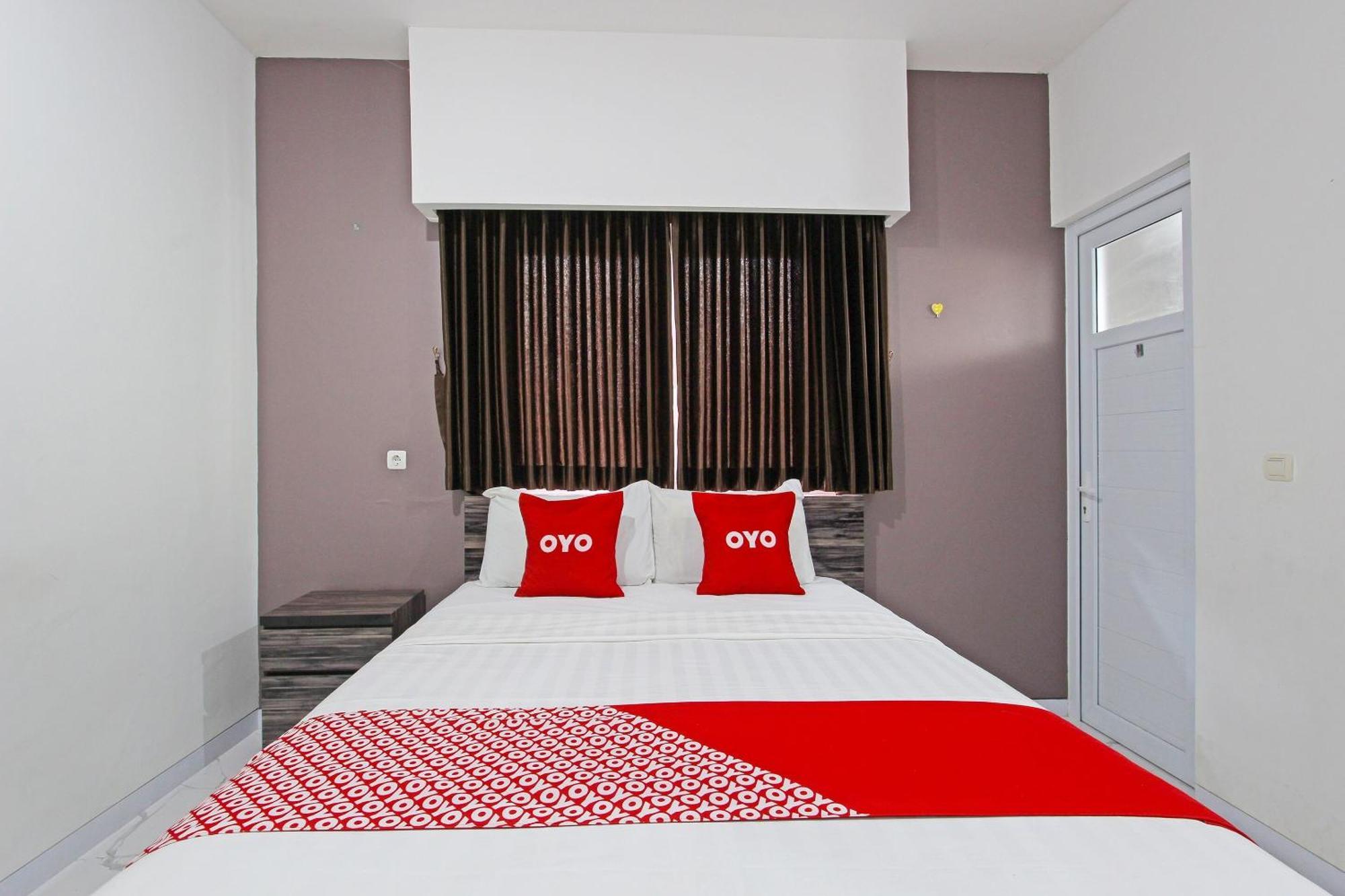 Super Oyo Capital O 91665 D'Prof Exclusive Guesthouse Σεμαράνγκ Εξωτερικό φωτογραφία