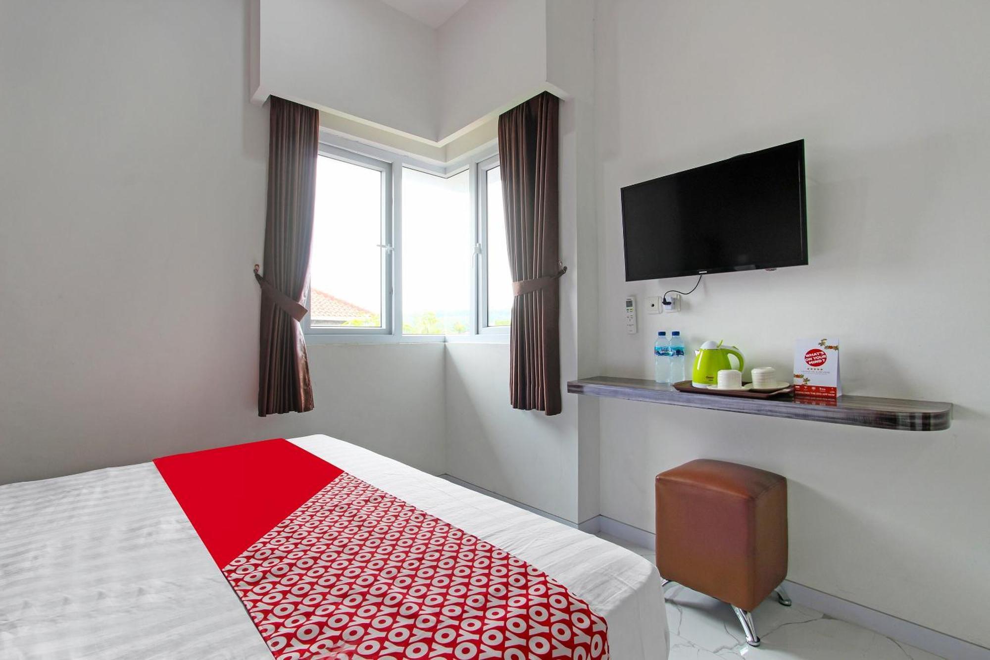 Super Oyo Capital O 91665 D'Prof Exclusive Guesthouse Σεμαράνγκ Εξωτερικό φωτογραφία