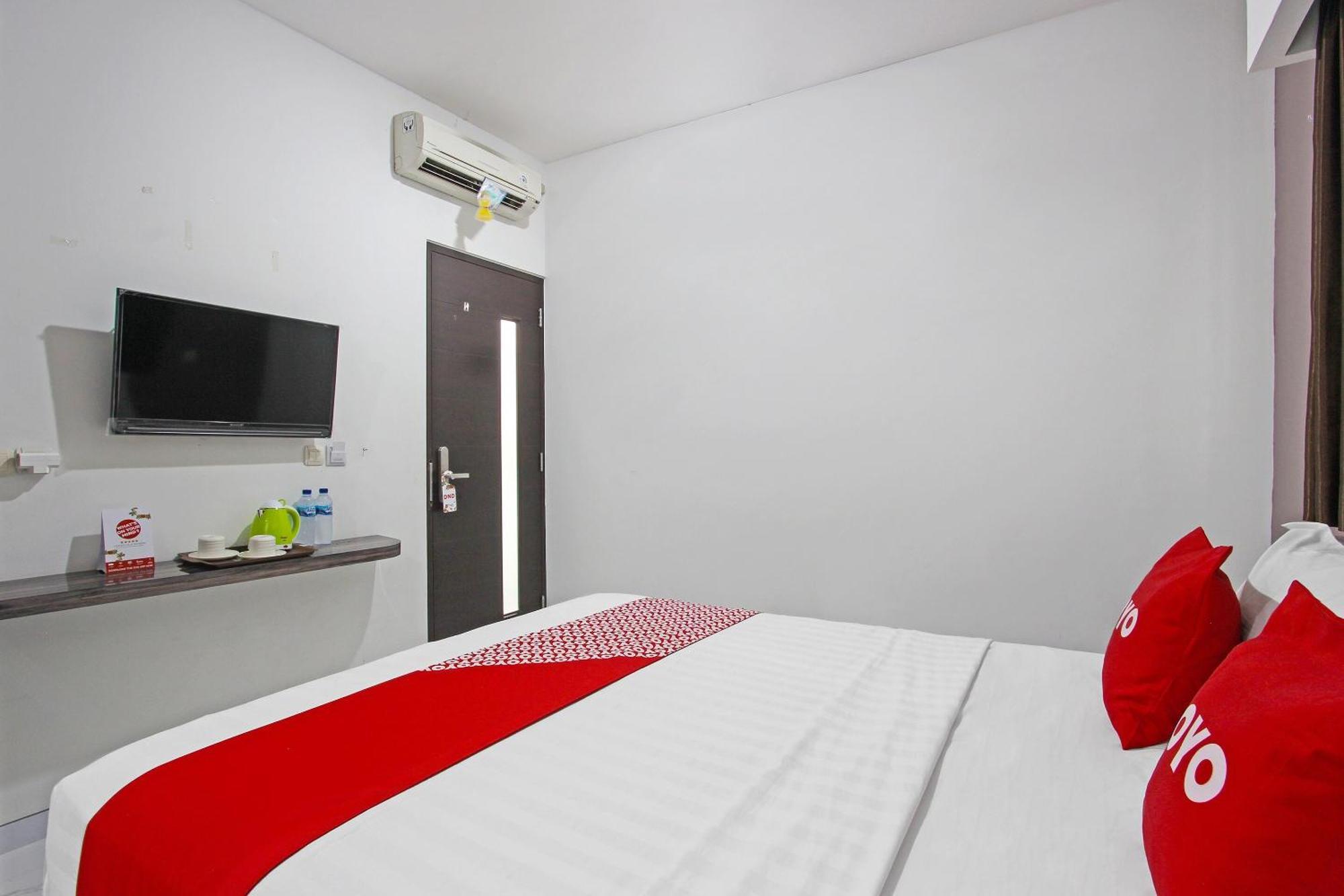Super Oyo Capital O 91665 D'Prof Exclusive Guesthouse Σεμαράνγκ Εξωτερικό φωτογραφία