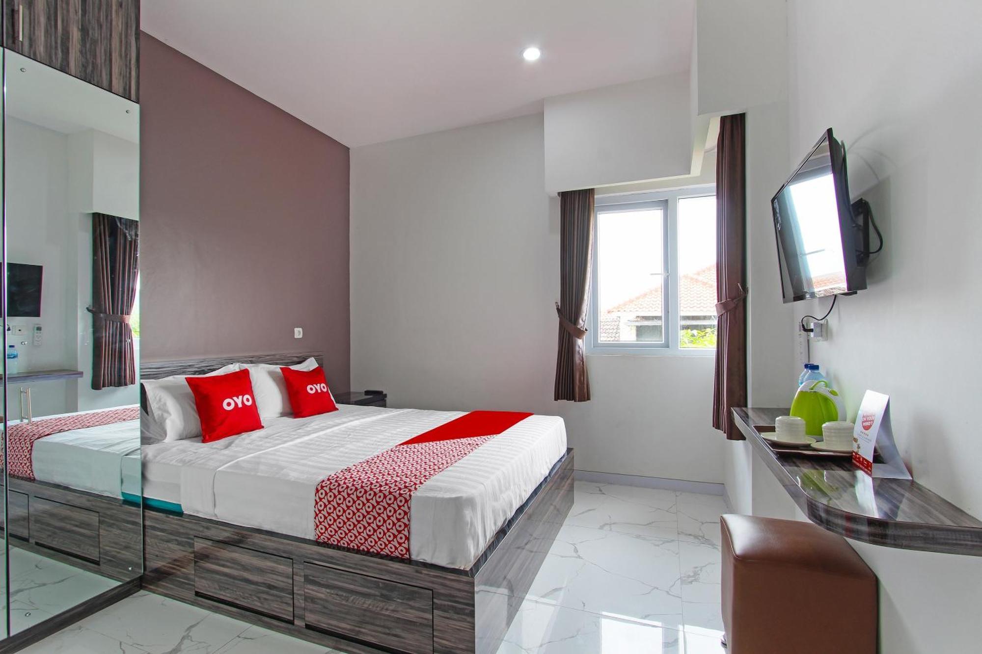 Super Oyo Capital O 91665 D'Prof Exclusive Guesthouse Σεμαράνγκ Εξωτερικό φωτογραφία