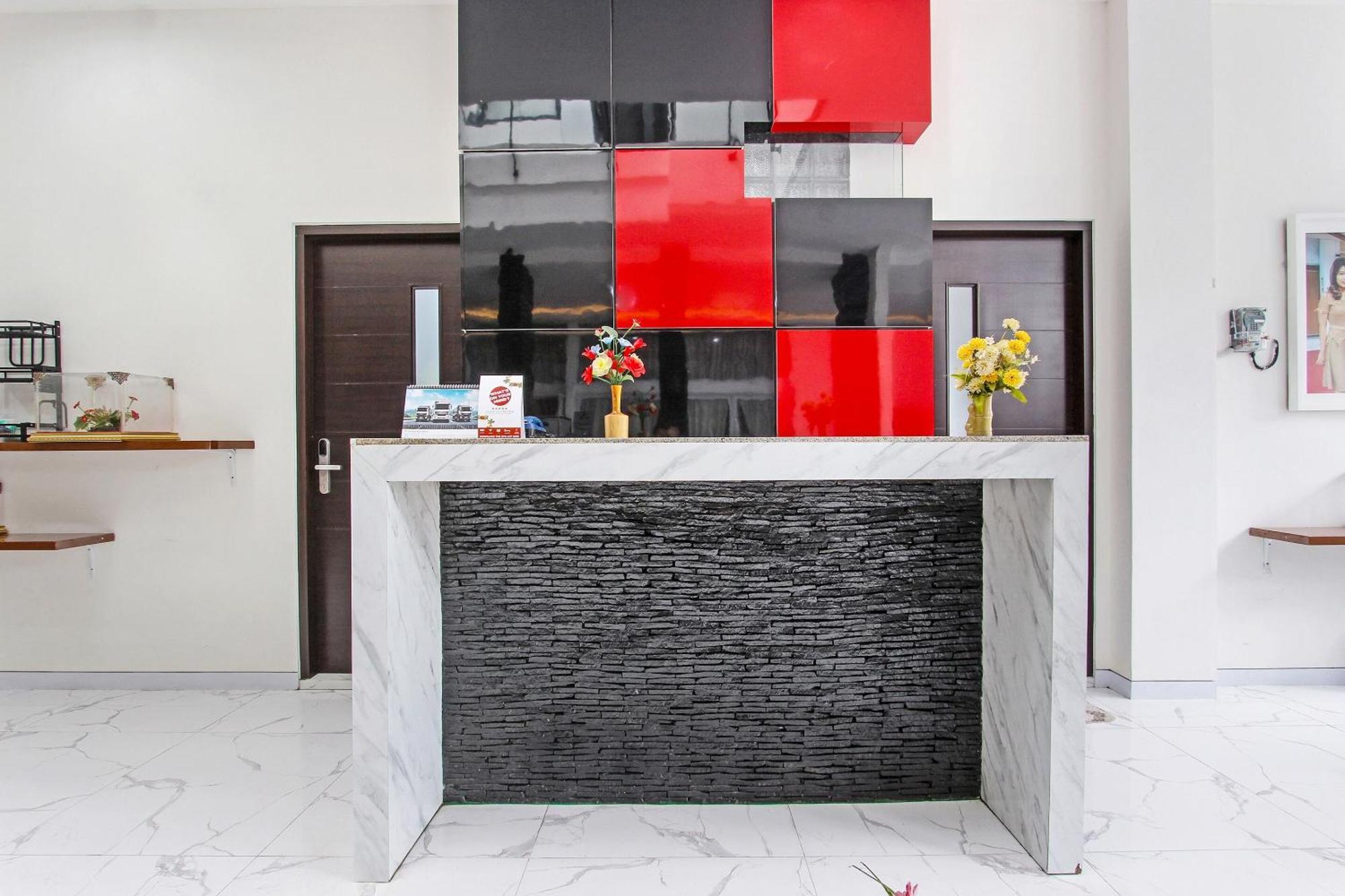 Super Oyo Capital O 91665 D'Prof Exclusive Guesthouse Σεμαράνγκ Εξωτερικό φωτογραφία