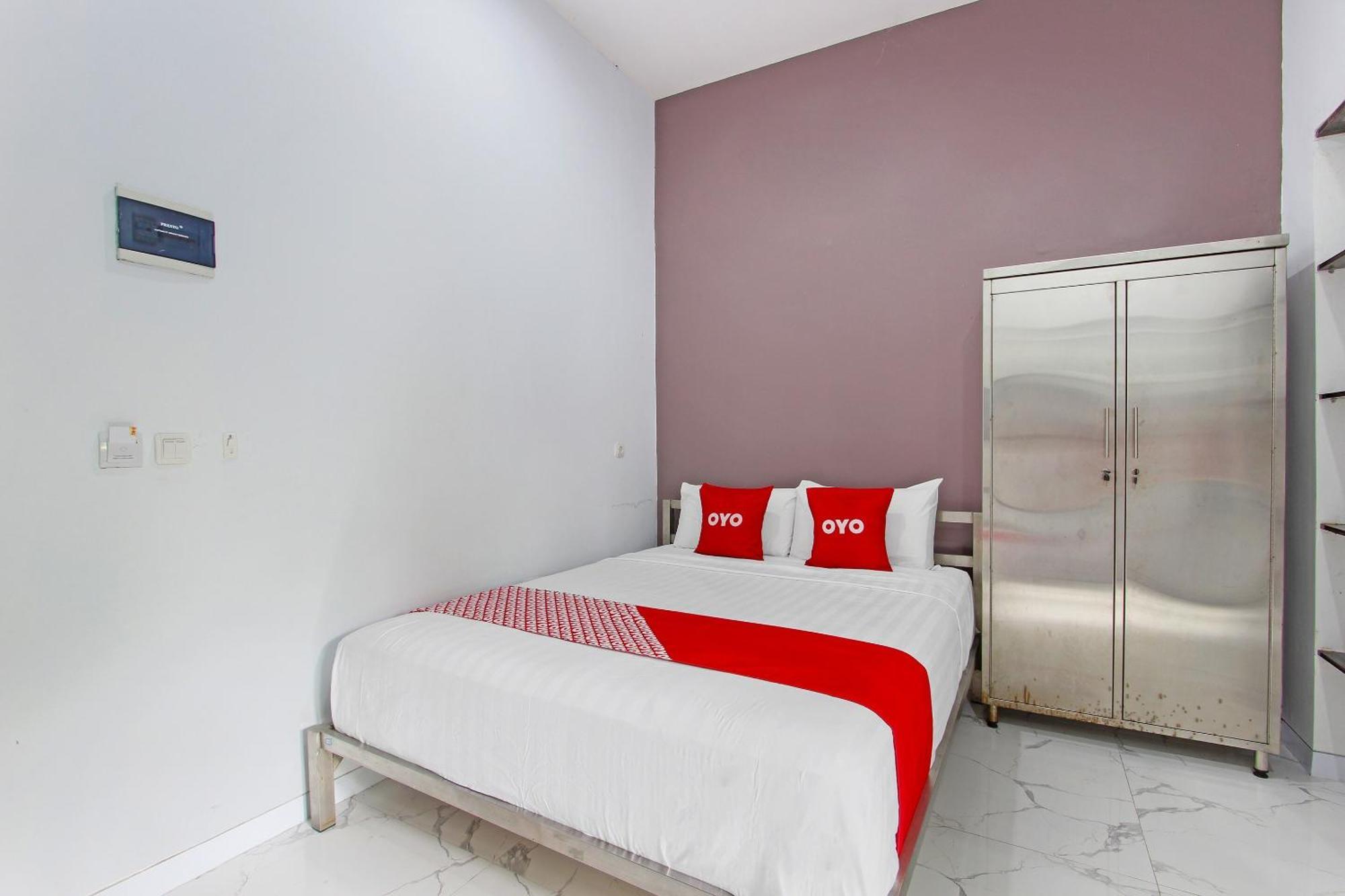 Super Oyo Capital O 91665 D'Prof Exclusive Guesthouse Σεμαράνγκ Εξωτερικό φωτογραφία